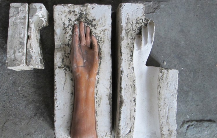 Tic - photo: Bonnie Broussard, sculpture: Matthew Broussard